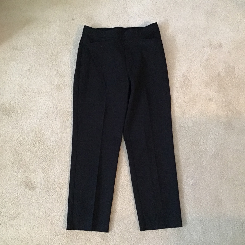 Size 6 Susan Graver black cropped pants